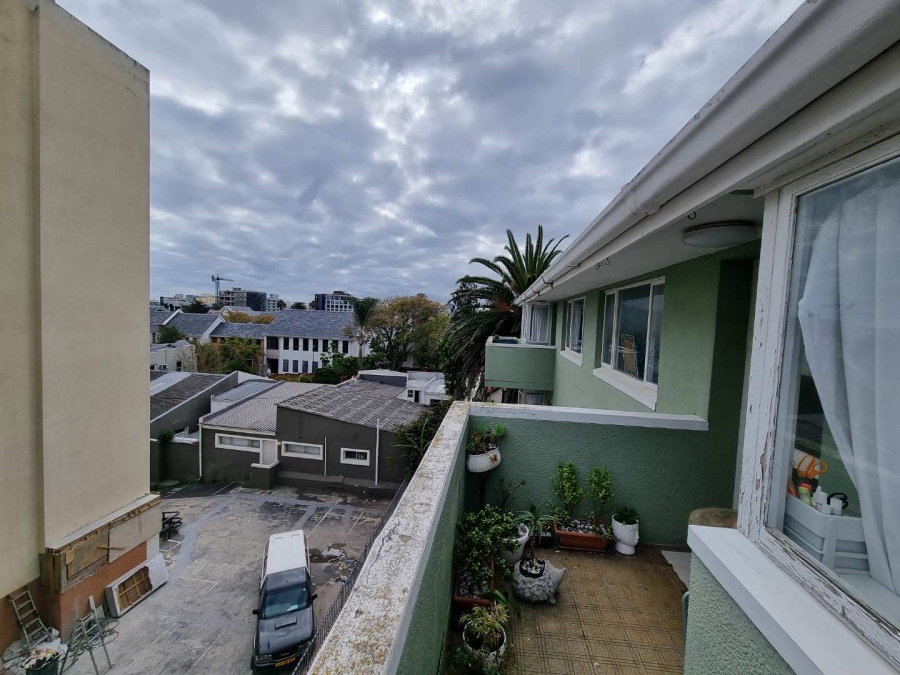 To Let 1 Bedroom Property for Rent in Sea Point Western Cape